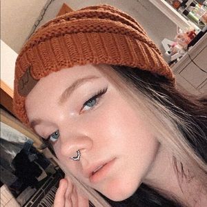 Meet your Posher, Genevieve